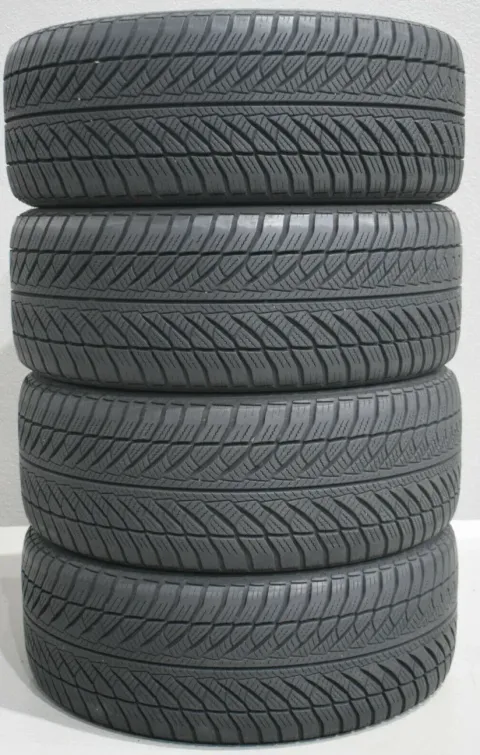 Background image for 2x Winterreifen NEU 245/45 R18 100V* XL Bridgestone Blizzak lm 1330